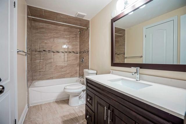 25 Carleton Pl, Townhouse with 3 bedrooms, 3 bathrooms and 1 parking in Brampton ON | Image 11