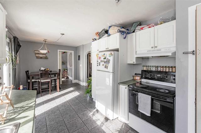 608 Woolwich St, House detached with 3 bedrooms, 2 bathrooms and 5 parking in Guelph ON | Image 4