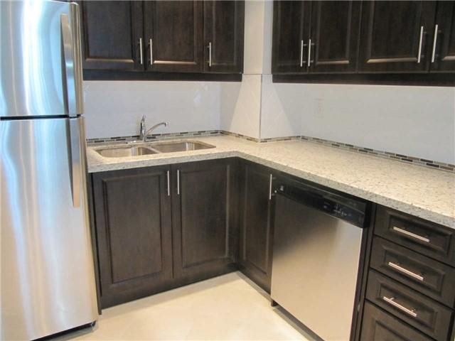 1201 - 155 Hillcrest Ave, Condo with 1 bedrooms, 1 bathrooms and 1 parking in Mississauga ON | Image 4