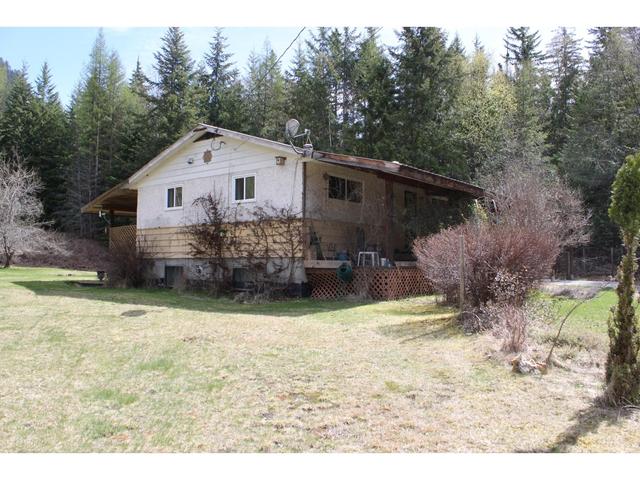 226 Burton Main Road, House detached with 3 bedrooms, 2 bathrooms and null parking in Central Kootenay K BC | Image 27