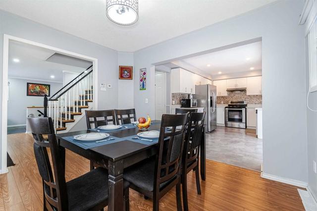 32 Softneedle Ave, House semidetached with 3 bedrooms, 3 bathrooms and 3 parking in Brampton ON | Image 2