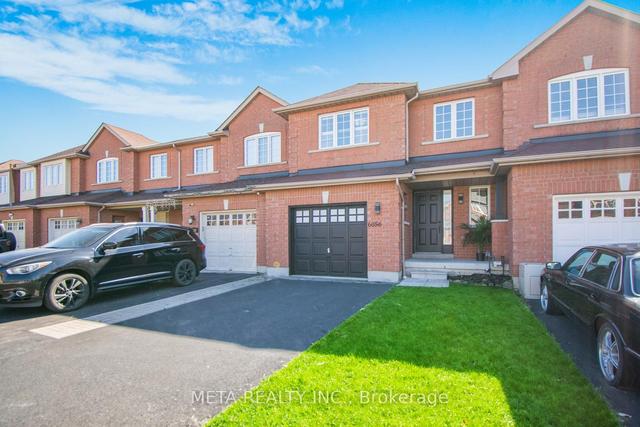 6056 Coxswain Cres, House attached with 3 bedrooms, 3 bathrooms and 3 parking in Mississauga ON | Image 1