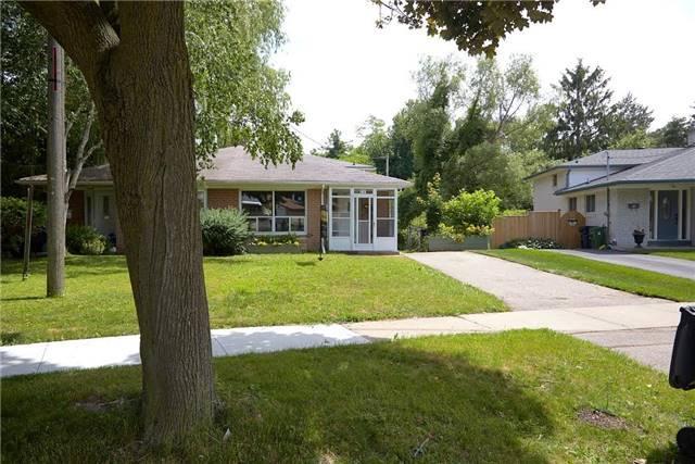 77 Darlingside Dr, House semidetached with 4 bedrooms, 3 bathrooms and 2 parking in Toronto ON | Image 2