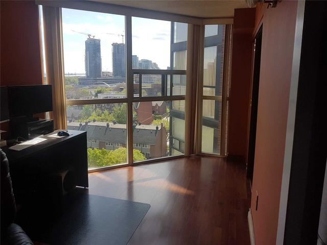 1001 - 705 King St W, Condo with 1 bedrooms, 1 bathrooms and 1 parking in Toronto ON | Image 2