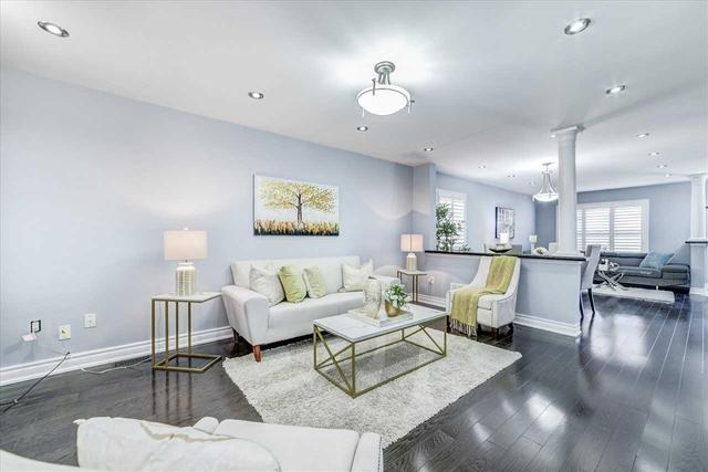 607 Staines Rd, House detached with 4 bedrooms, 4 bathrooms and 4 parking in Toronto ON | Image 2