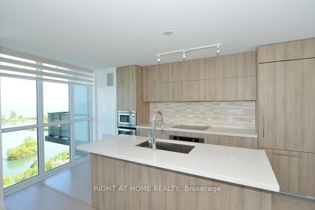 1002 - 110 Marine Parade Dr, Condo with 2 bedrooms, 3 bathrooms and 1 parking in Toronto ON | Image 2