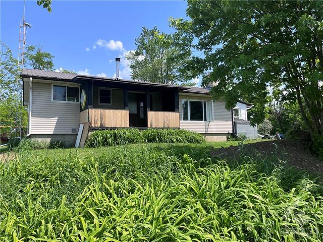 3159 8th Line Road, House detached with 3 bedrooms, 1 bathrooms and 10 parking in Ottawa ON | Image 1