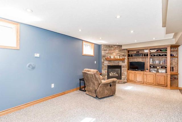 146 Browning Tr, House detached with 3 bedrooms, 4 bathrooms and 8 parking in Barrie ON | Image 19