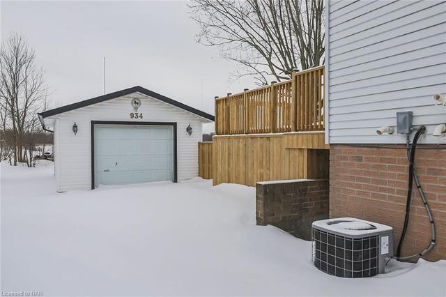 934 Crescent Road, House detached with 4 bedrooms, 2 bathrooms and 5 parking in Fort Erie ON | Image 39