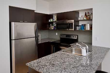 712 - 35 Hayden St, Condo with 1 bedrooms, 1 bathrooms and null parking in Toronto ON | Image 4