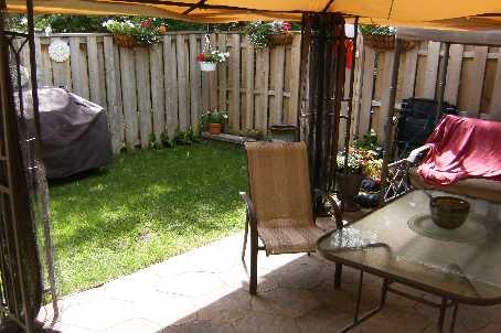 11 - 730 Cedar St, Townhouse with 3 bedrooms, 2 bathrooms and 1 parking in Oshawa ON | Image 6