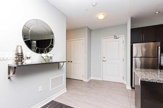 303 - 33 Whitmer St, Condo with 2 bedrooms, 2 bathrooms and 1 parking in Milton ON | Image 2