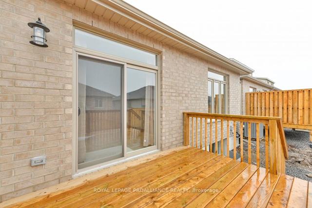 94 Athabaska Dr, House attached with 2 bedrooms, 3 bathrooms and 4 parking in Belleville ON | Image 15