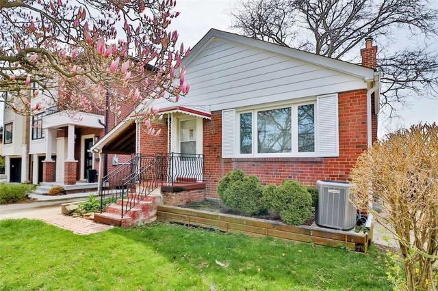 58 Bellman Ave, House detached with 3 bedrooms, 1 bathrooms and 3 parking in Toronto ON | Image 4
