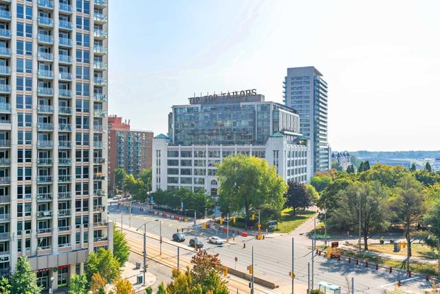802 - 215 Fort York Blvd, Condo with 2 bedrooms, 2 bathrooms and 1 parking in Toronto ON | Image 11