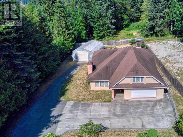 2339 Lang Bay Road, House detached with 3 bedrooms, 4 bathrooms and 2 parking in Powell River C BC | Image 38