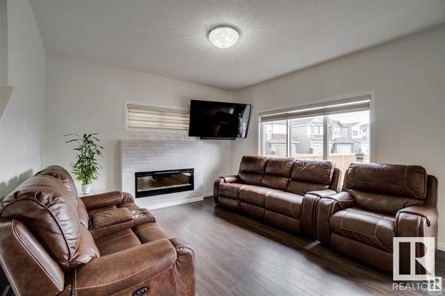 2051 Cavanagh Dr Sw, House detached with 6 bedrooms, 4 bathrooms and null parking in Edmonton AB | Image 9