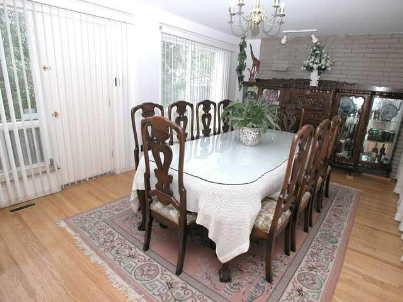u6 - 77 Rameau Dr, Townhouse with 3 bedrooms, 2 bathrooms and 0 parking in Toronto ON | Image 2