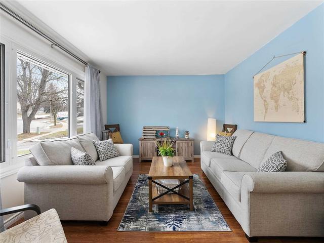 51 Woodlawn Ave, House semidetached with 3 bedrooms, 1 bathrooms and 2 parking in Brantford ON | Image 3