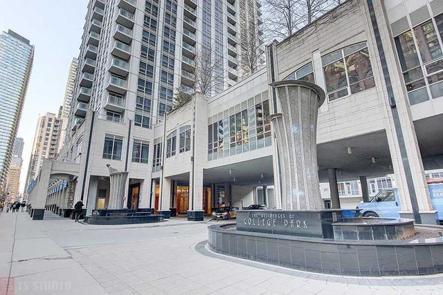 1003 - 763 Bay St, Condo with 1 bedrooms, 2 bathrooms and 1 parking in Toronto ON | Image 2