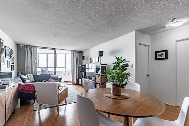 2403 - 270 Queens Quay W, Condo with 1 bedrooms, 1 bathrooms and 1 parking in Toronto ON | Image 23