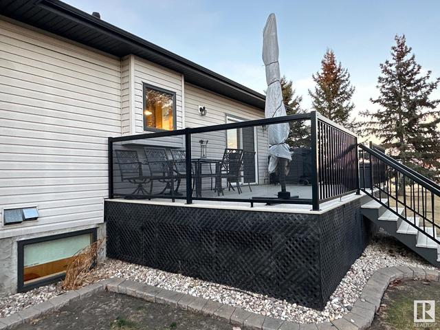 27519 79 Av, House detached with 4 bedrooms, 2 bathrooms and null parking in Stony Plain AB | Image 16