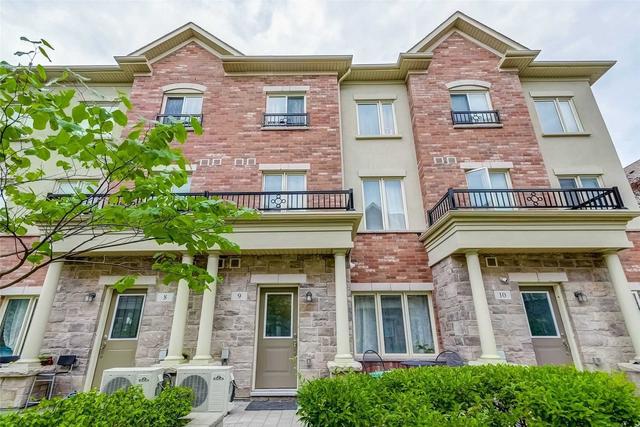 th9 - 21 Coneflower Cres, Townhouse with 3 bedrooms, 3 bathrooms and 1 parking in Toronto ON | Image 1