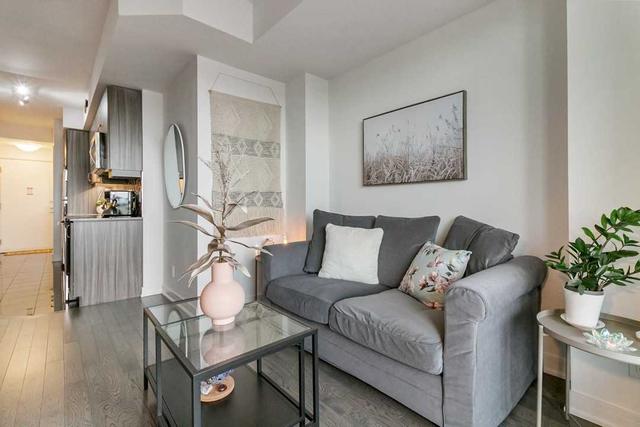 1909 - 9205 Yonge St, Condo with 1 bedrooms, 1 bathrooms and 0 parking in Richmond Hill ON | Image 6