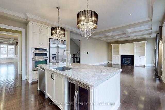 140 Caribou Rd, House detached with 5 bedrooms, 6 bathrooms and 6 parking in Toronto ON | Image 2
