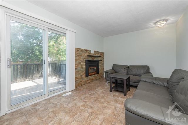 2838 Gothwood Place, Home with 4 bedrooms, 4 bathrooms and 5 parking in Ottawa ON | Image 11