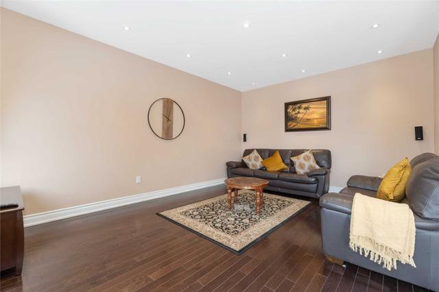 8 Flanders Rd, House detached with 5 bedrooms, 5 bathrooms and 7 parking in Brampton ON | Image 15