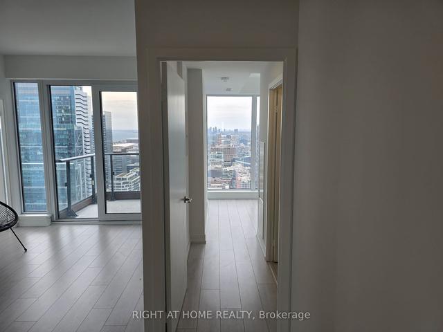 4302 - 55 Mercer St, Condo with 3 bedrooms, 2 bathrooms and 0 parking in Toronto ON | Image 11