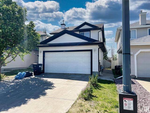 8815 8 Ave Av Sw, House detached with 3 bedrooms, 2 bathrooms and null parking in Edmonton AB | Image 2