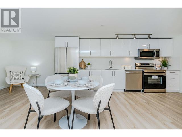 207 - 232 Sixth Street, Condo with 2 bedrooms, 2 bathrooms and 1 parking in New Westminster BC | Image 11