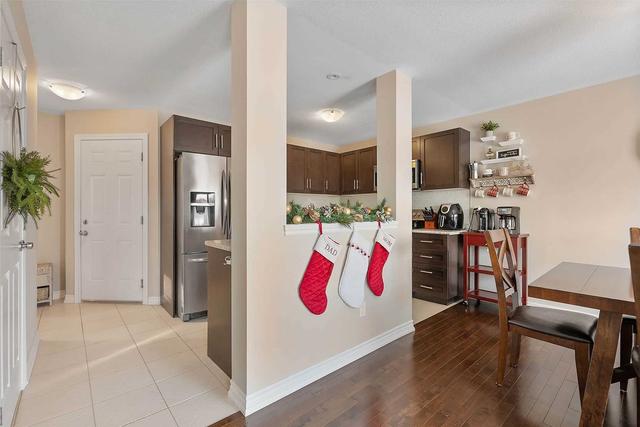 77 Avery Cres, Condo with 3 bedrooms, 3 bathrooms and 5 parking in St. Catharines ON | Image 4