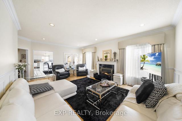 2166 Erin Centre Blvd, House detached with 5 bedrooms, 5 bathrooms and 10 parking in Mississauga ON | Image 3
