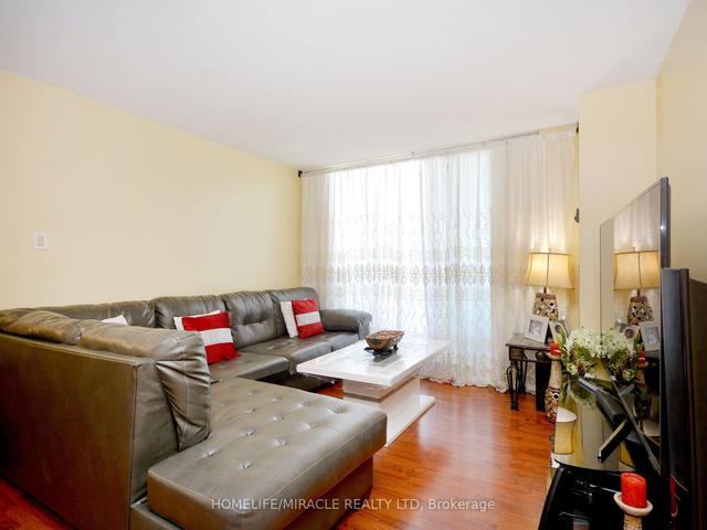 1906 - 21 Knightsbridge Rd, Condo with 2 bedrooms, 1 bathrooms and 1 parking in Brampton ON | Image 9