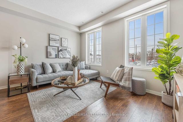 32 - 4701 Kingston Rd, Townhouse with 3 bedrooms, 3 bathrooms and 1 parking in Toronto ON | Image 1