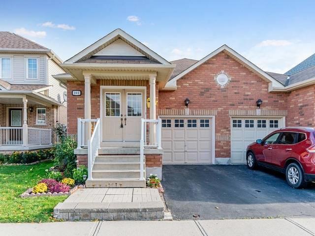 202 Sherwood Rd, House semidetached with 3 bedrooms, 2 bathrooms and 1 parking in Milton ON | Image 2