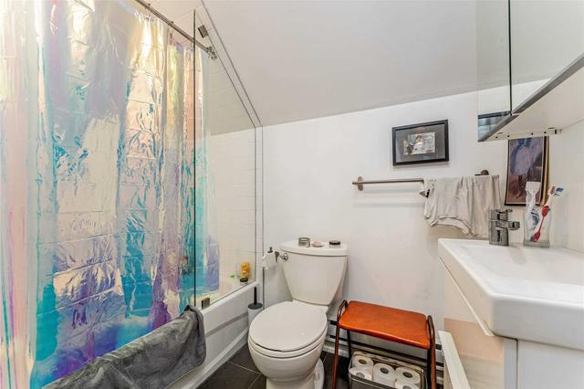 331 Grace St, House semidetached with 3 bedrooms, 4 bathrooms and 0 parking in Toronto ON | Image 7
