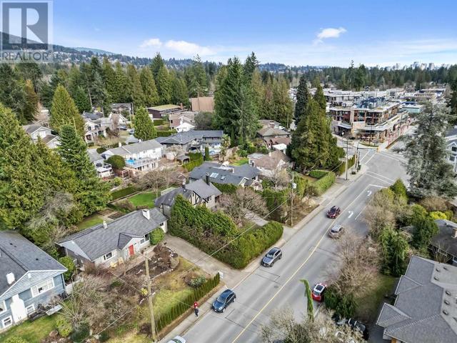 3380 Edgemont Boulevard, House detached with 4 bedrooms, 2 bathrooms and 3 parking in North Vancouver BC | Image 29