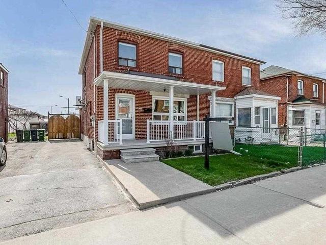 602 Old Weston Rd, House semidetached with 3 bedrooms, 2 bathrooms and 5 parking in Toronto ON | Image 1