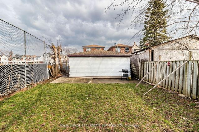 11 Dennis Ave, House detached with 4 bedrooms, 3 bathrooms and 2 parking in Toronto ON | Image 35