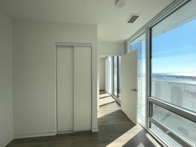 2801 - 88 Harbour St, Condo with 1 bedrooms, 1 bathrooms and 0 parking in Toronto ON | Image 2