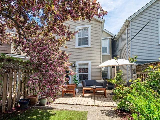 42 Wyndham St, House detached with 3 bedrooms, 2 bathrooms and 2 parking in Toronto ON | Image 6