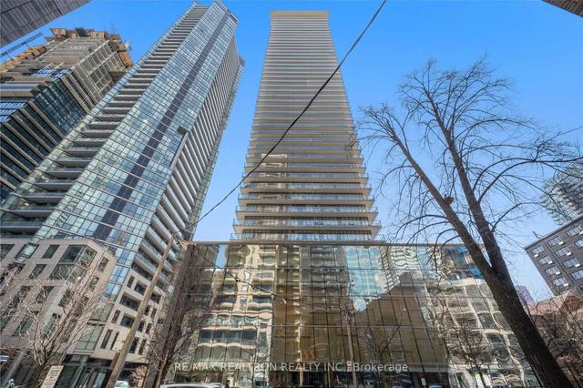 4501 - 33 Charles St E, Condo with 1 bedrooms, 2 bathrooms and 1 parking in Toronto ON | Image 1
