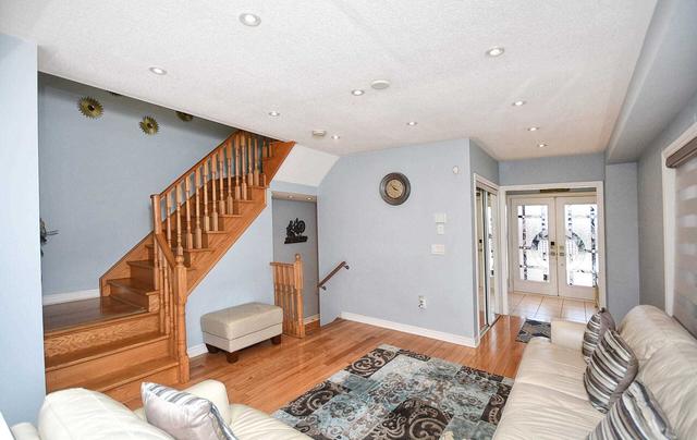 7214 Gagliano Dr, House semidetached with 3 bedrooms, 4 bathrooms and 4 parking in Mississauga ON | Image 36