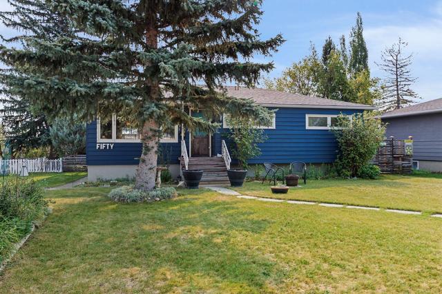 50 Malibou Road Sw, House detached with 4 bedrooms, 1 bathrooms and 2 parking in Calgary AB | Image 3