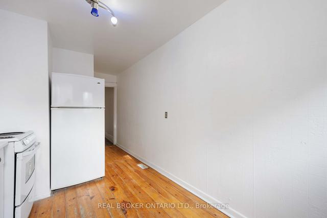 457 Queen St E, House attached with 4 bedrooms, 2 bathrooms and 0 parking in Toronto ON | Image 5