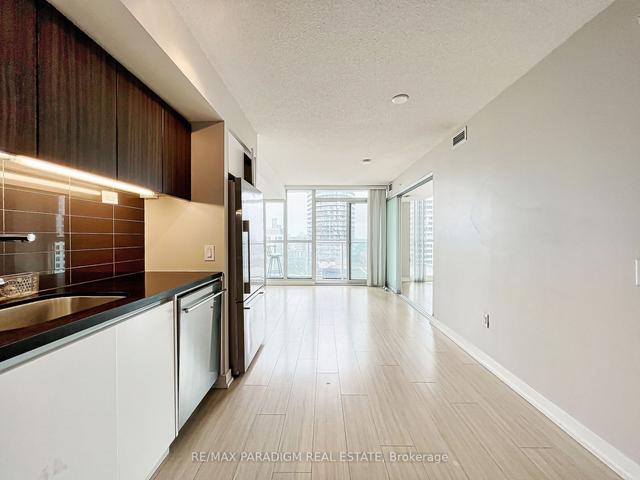 1003 - 85 Queens Wharf Rd, Condo with 1 bedrooms, 1 bathrooms and 0 parking in Toronto ON | Image 5